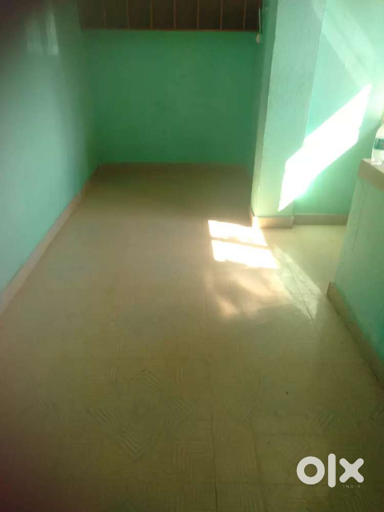 Single room .cuple allow bath/kichen attesd.at ganesguri.
