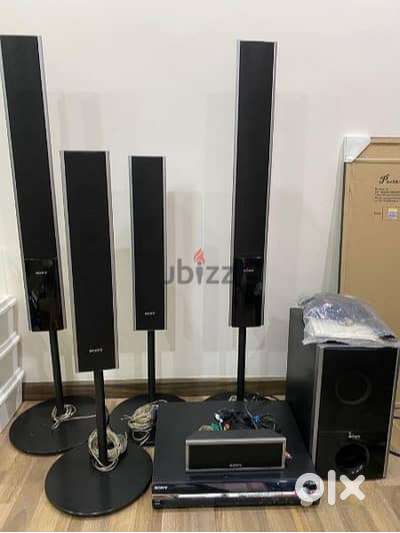 Sony 5.1 Home threate for sale DAV - DZ777
