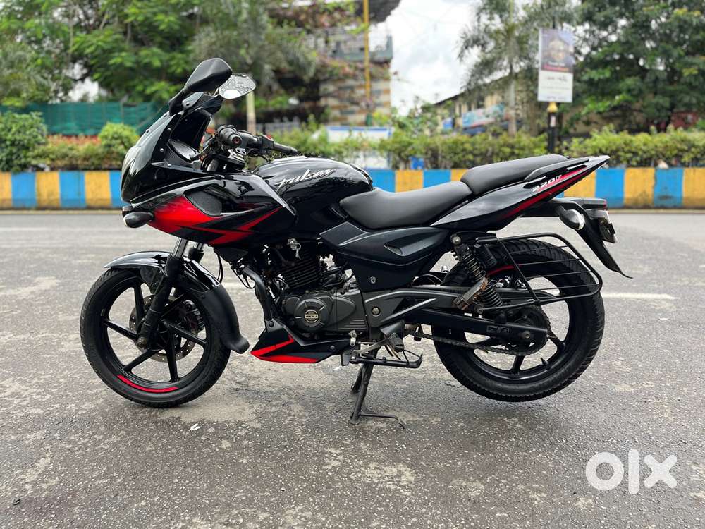 BAJAJ PULSAR 220 F ABS
