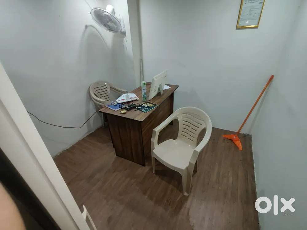 Office for sale in prime location with low rent