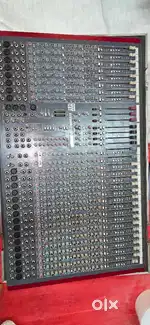 Allen & Heath mixer 24-channel- (zed428)