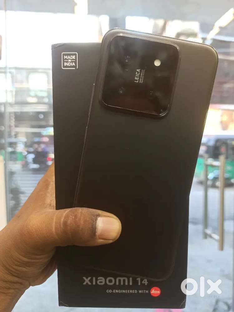 Super Mint condition Xiaomi 14 12/256gb with box charger available