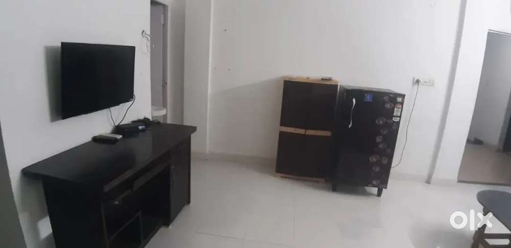 2 Bhk flat fully furnished in trilanga colony