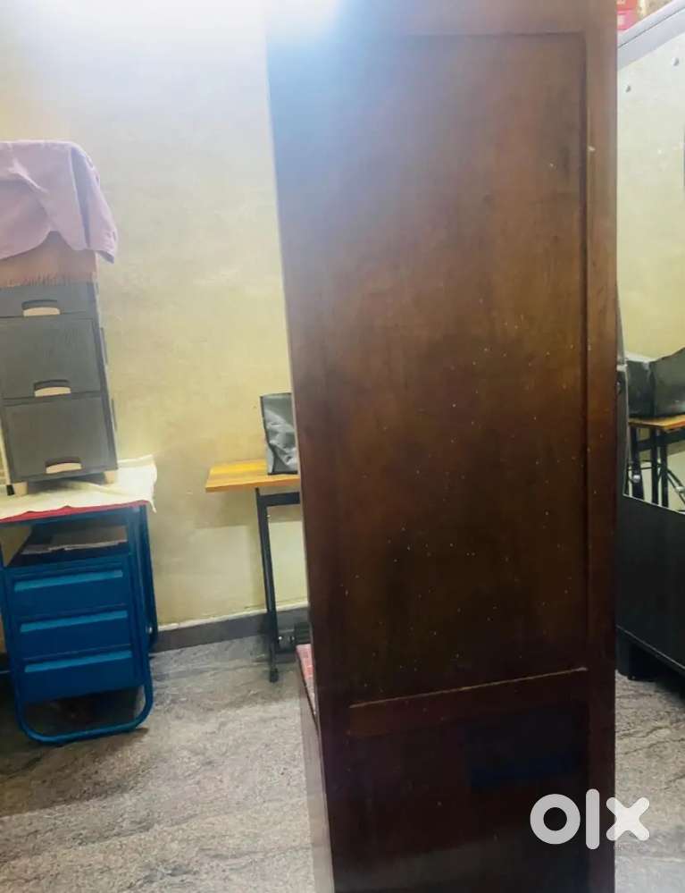 ANTIQUE ROSEWOOD DRESSING TABLE AND SINGLE COT WITH MATTRES