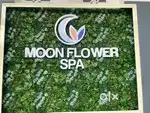 Spa therapist