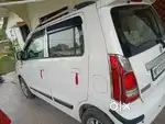 पैसों कि जरूरत थी इसलिए बेच रहा हु