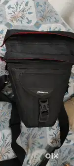D 90 camera