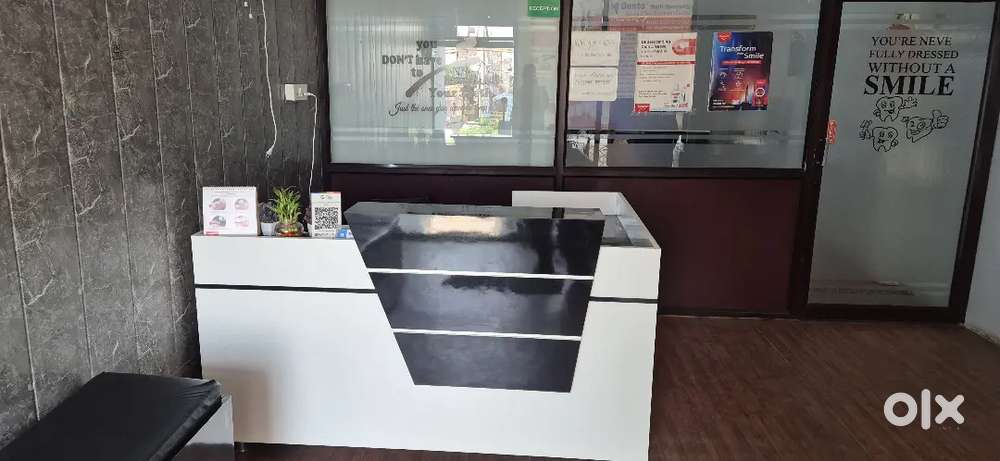Receptionist
