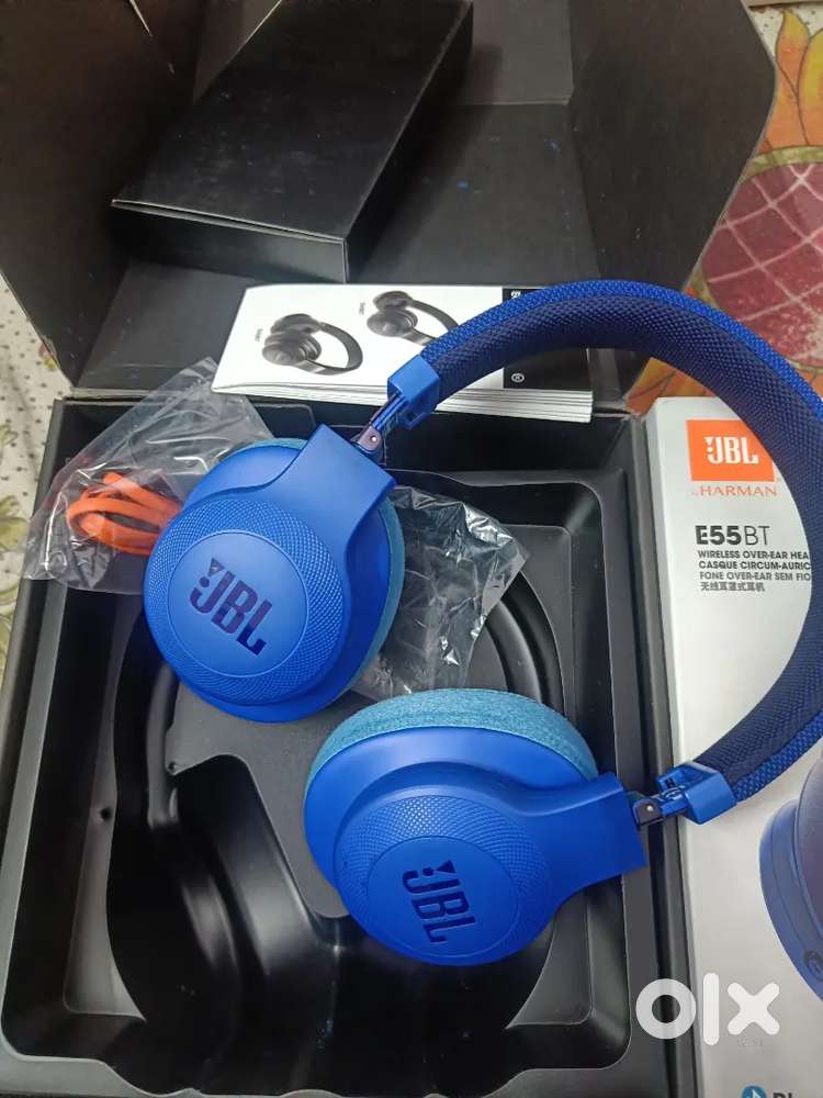 JBL E55BT wireless over ear headphones