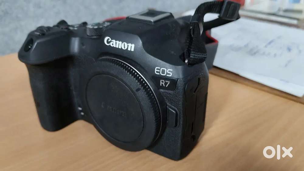 Canon R7 hardly used