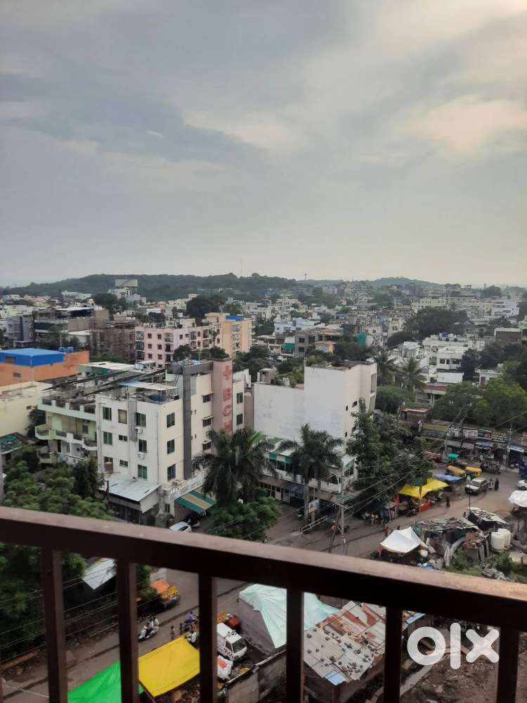 Looking for students... A brand new 3bhk available at 12 no stop Arera