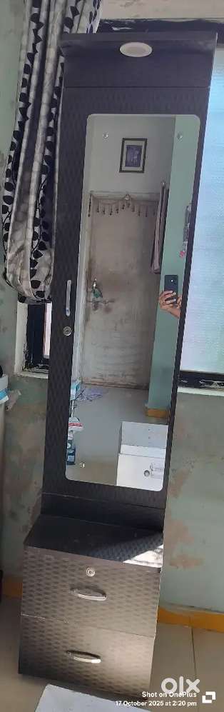 Dressing table