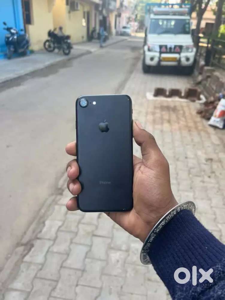 Iphone 7 in good condition full introduction in bio