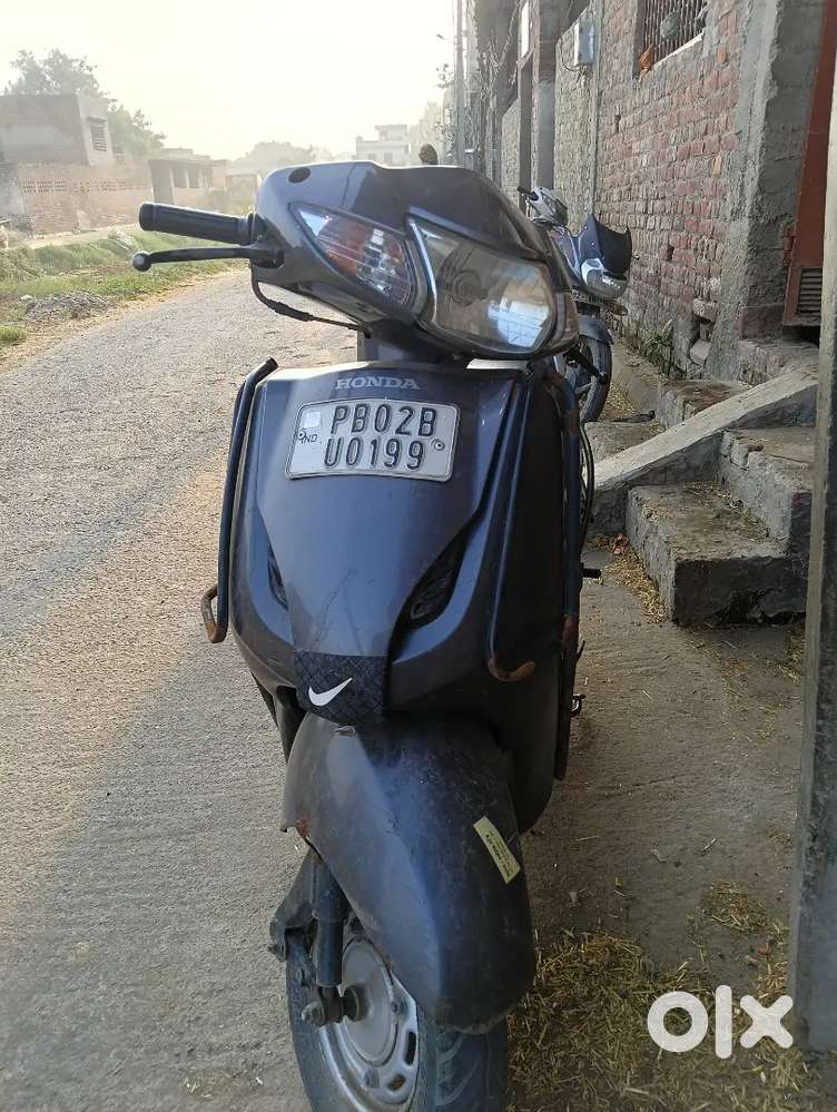 Hero Honda Activa Black colour