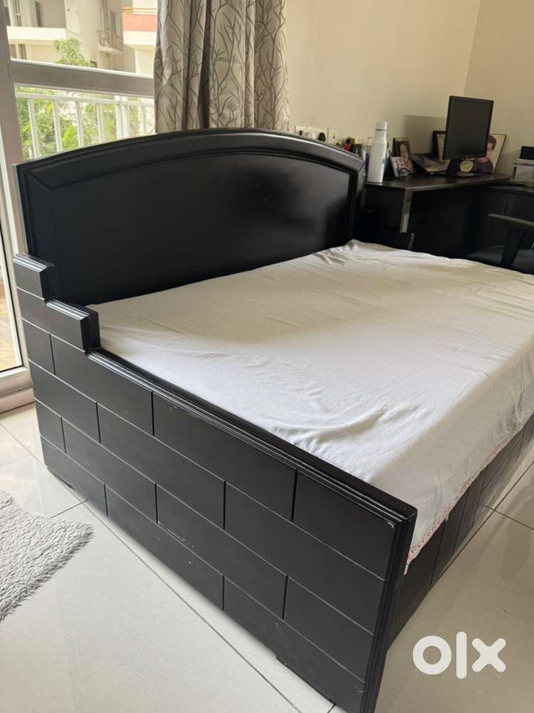 Queen Bed of Solid Wood with box storage and Kurl On Mattress