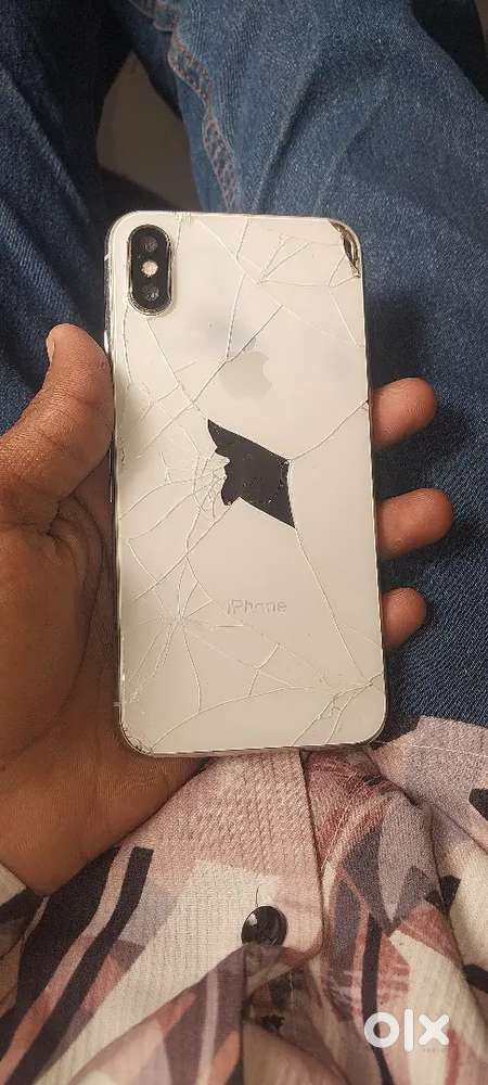 IPHONE X Battery Health 100