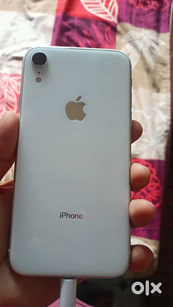 iPhone xr  battery helth 80