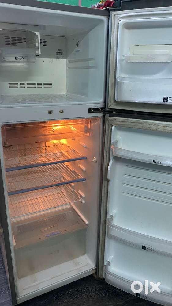 Second hand fridge and washing machine and AC also available