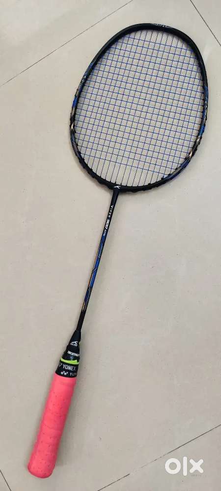 Hundred Viper 900 Attk Badminton Racquet
