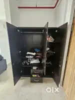 3 Door Wardrobe With Mirror in excellent condition For Sale