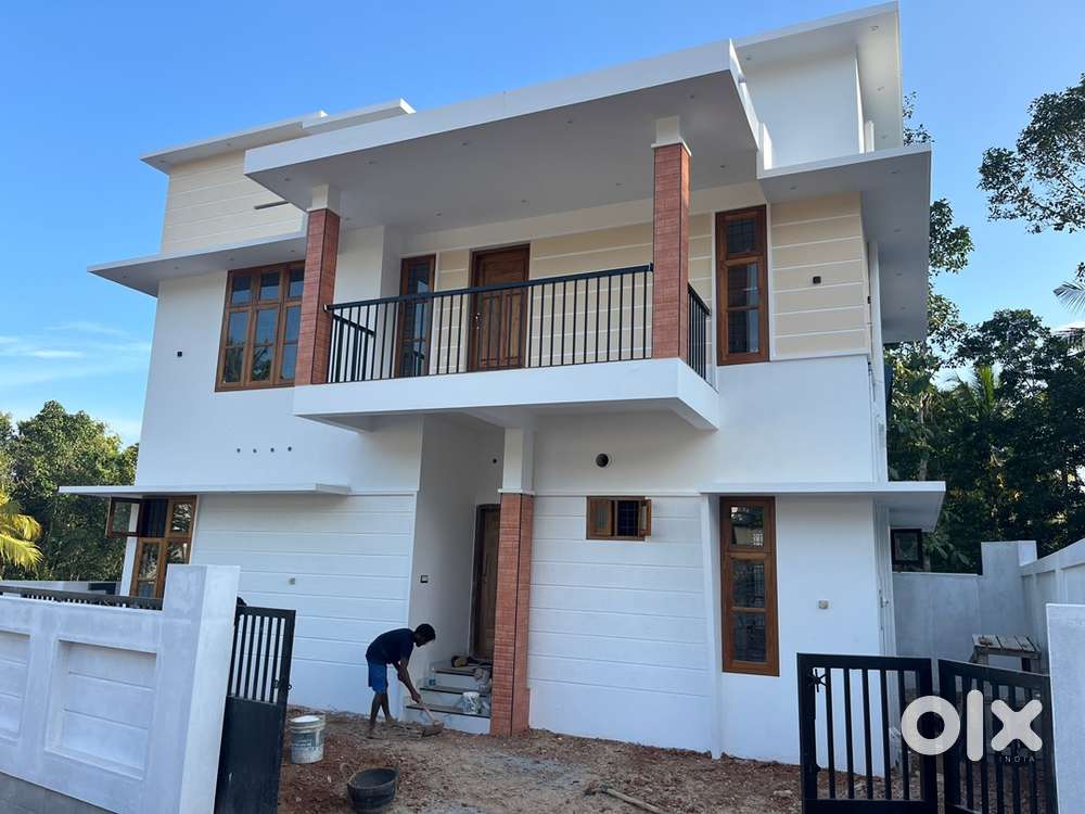 House 1300sqft Njandoorkonam