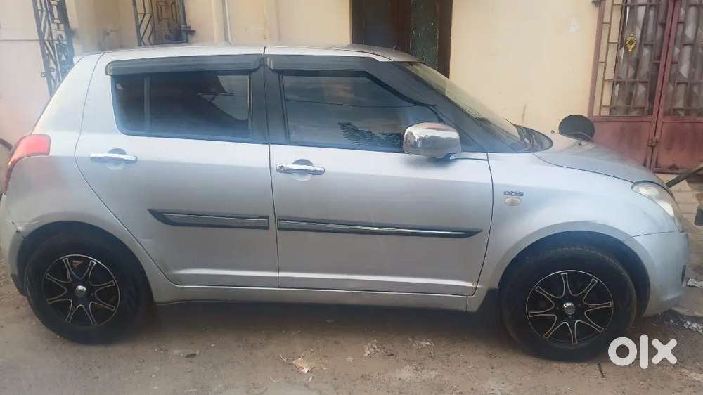 Maruti Suzuki Swift 2010 Diesel 130000 Km Driven