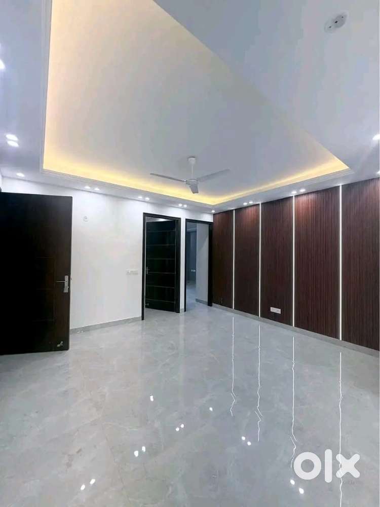 2BHK READY TO MOVE AT PRIME LOCATION IN NOIDA