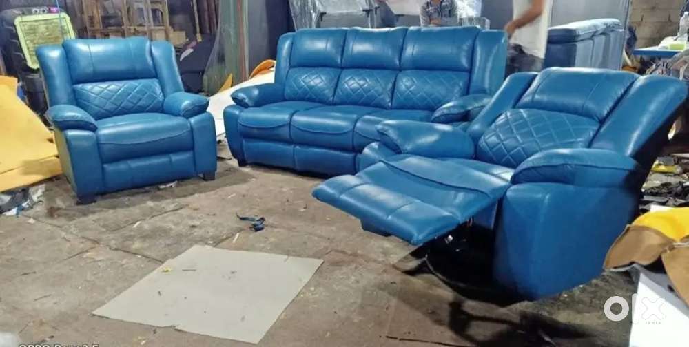Comfortable seating for 5 people 2 recliner for ultimate relaxation