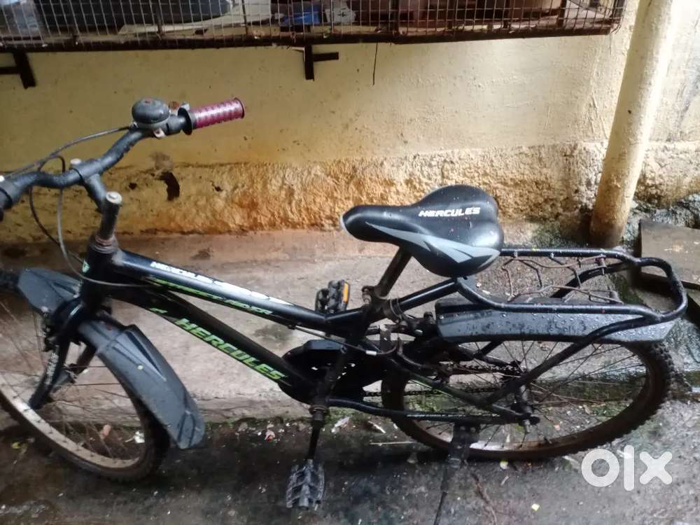 Hercules cycle black colour