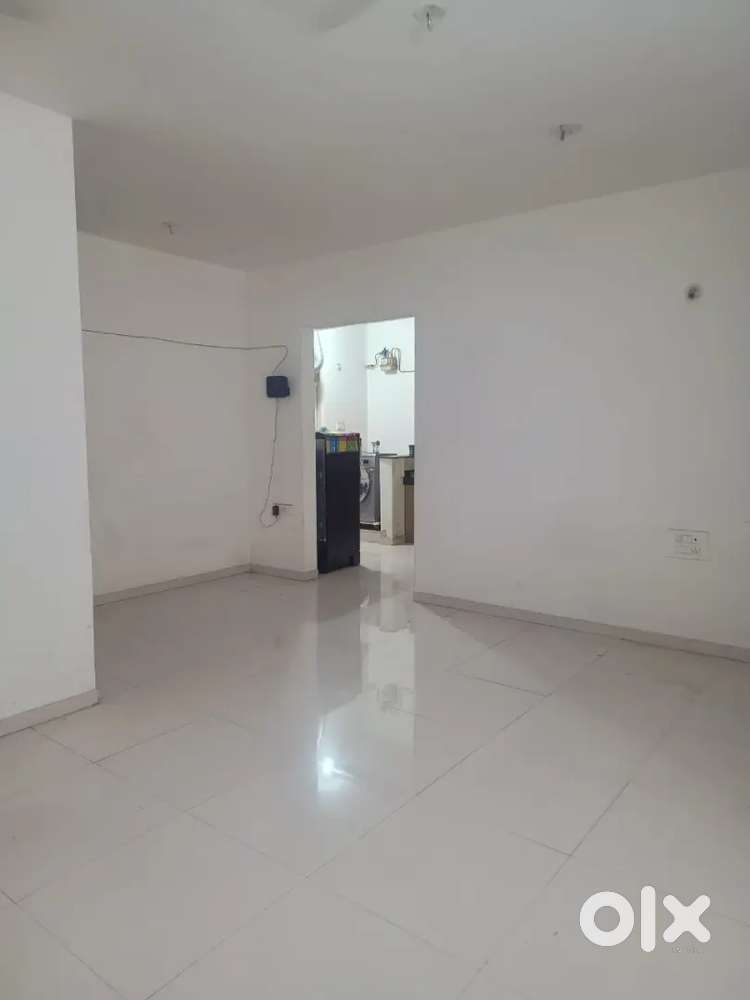 Well maintained 2BHK flat in good society for Rent