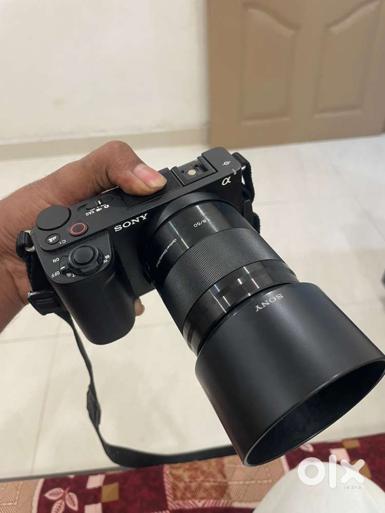 SONY ZV-E10 M2 with 50mm 1.8 SONY LENSE