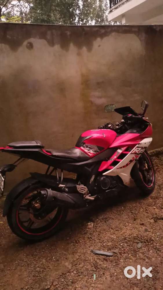 Yamaha r15 v2 good Condition