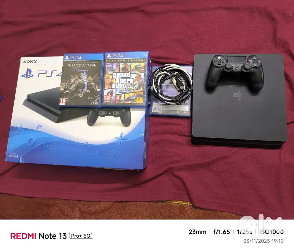 PS4 SLIM 500GB BRAND NEW CONDITION WITH FILL KIT BOX AND BILL