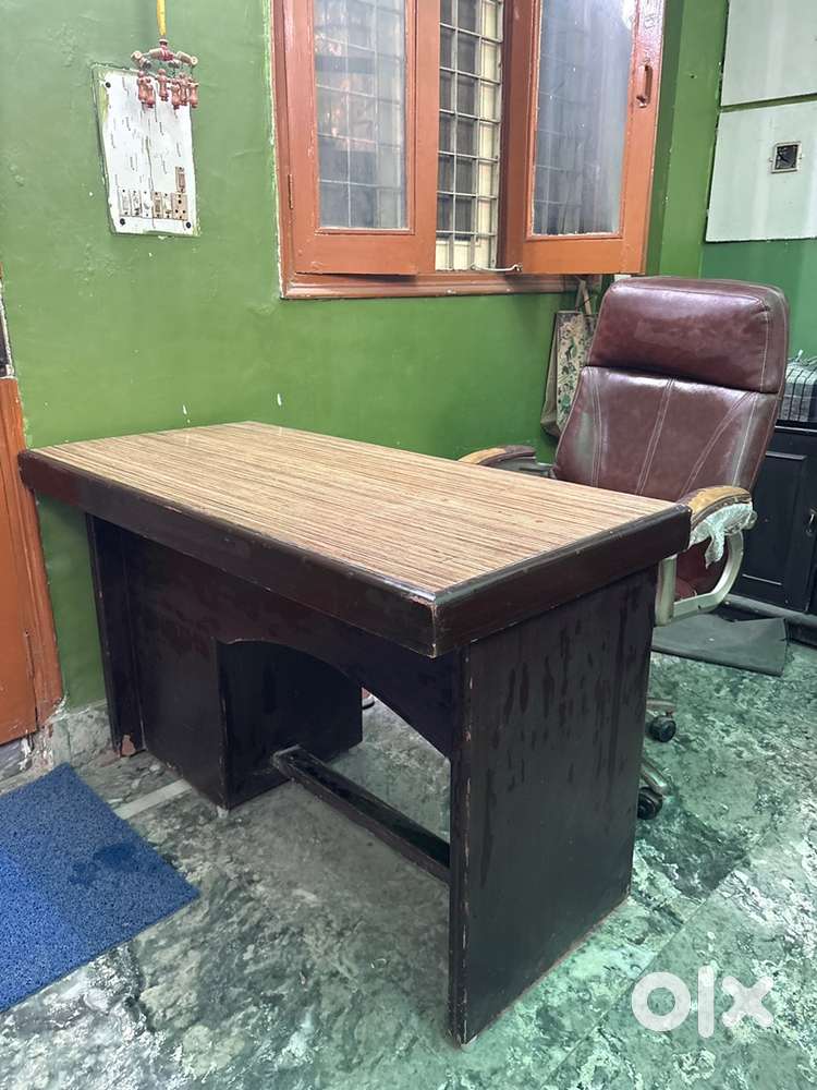 Computer Table and Chair