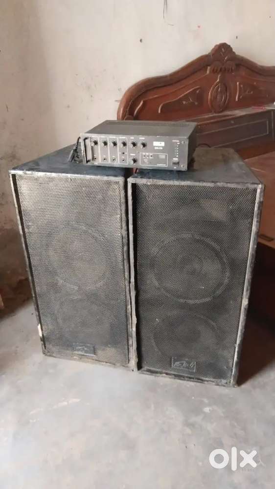 12 inch double speaker with 70bwatt ahuja amplifier good condition