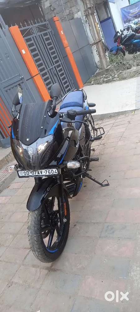 Pulsar 220