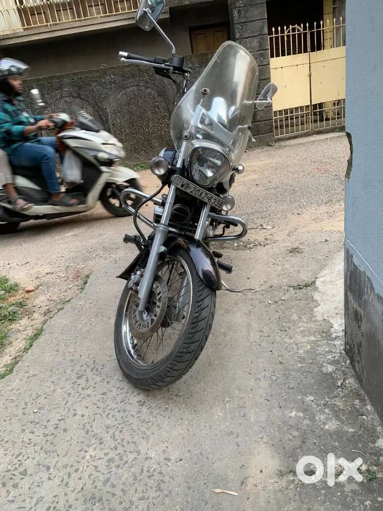 Bajaj Avenger 220 cruise