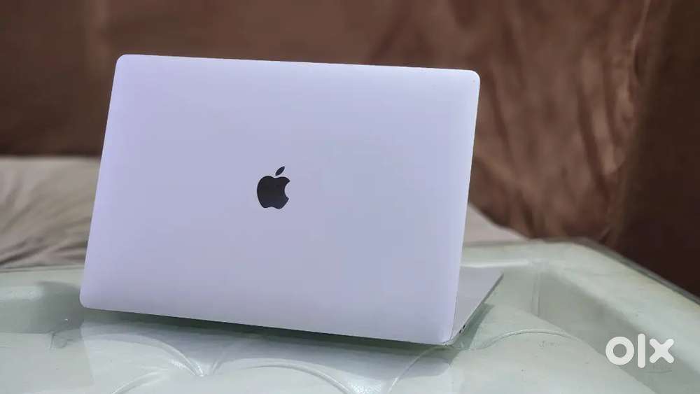 Apple Macbook Pro i7 16GB Ram 512GB Apple SSD Touchbar Touch ID