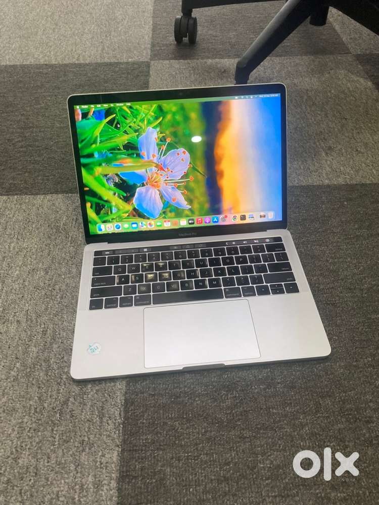 Apple MacBook Pro 13inch i7 A1706 2016 Camera issue Warranty & Bill