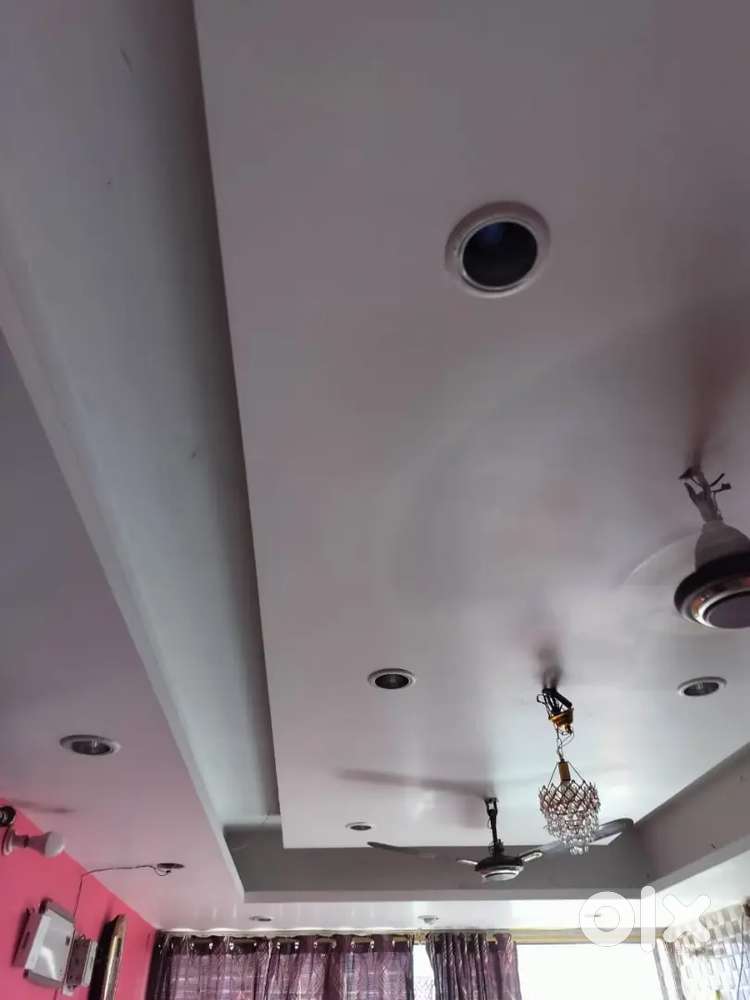 3bhk flat located in gola road