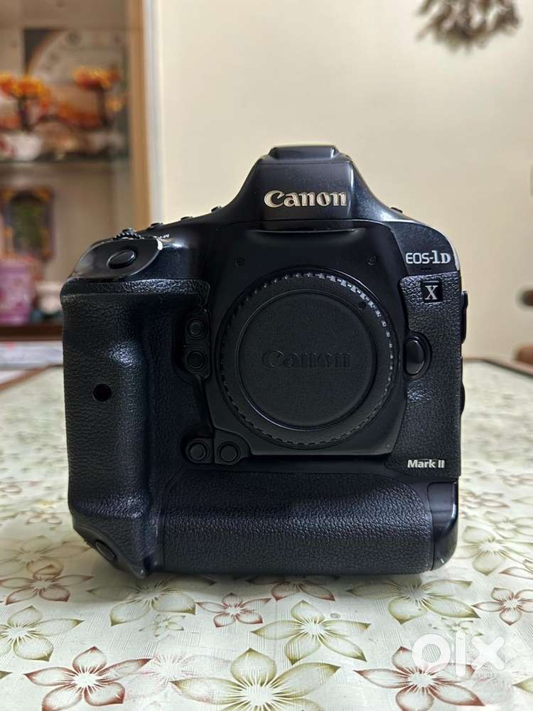 CANON  1 DX mark   cemara. Lens battery s chips