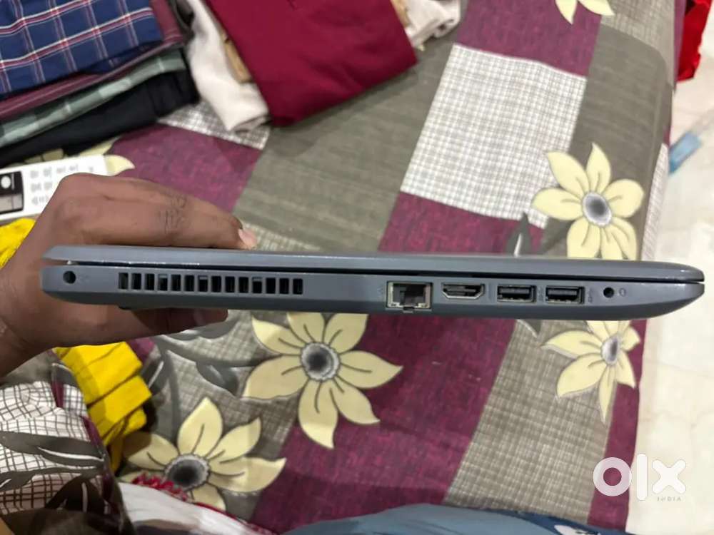HP LAPTOP i3 4GB RAM 1TB