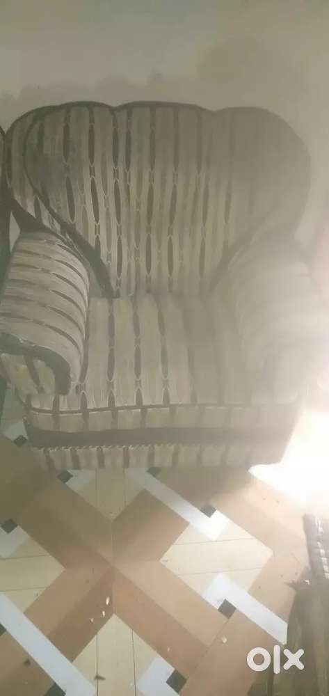 Sofa set sell best condition and just 5 months old