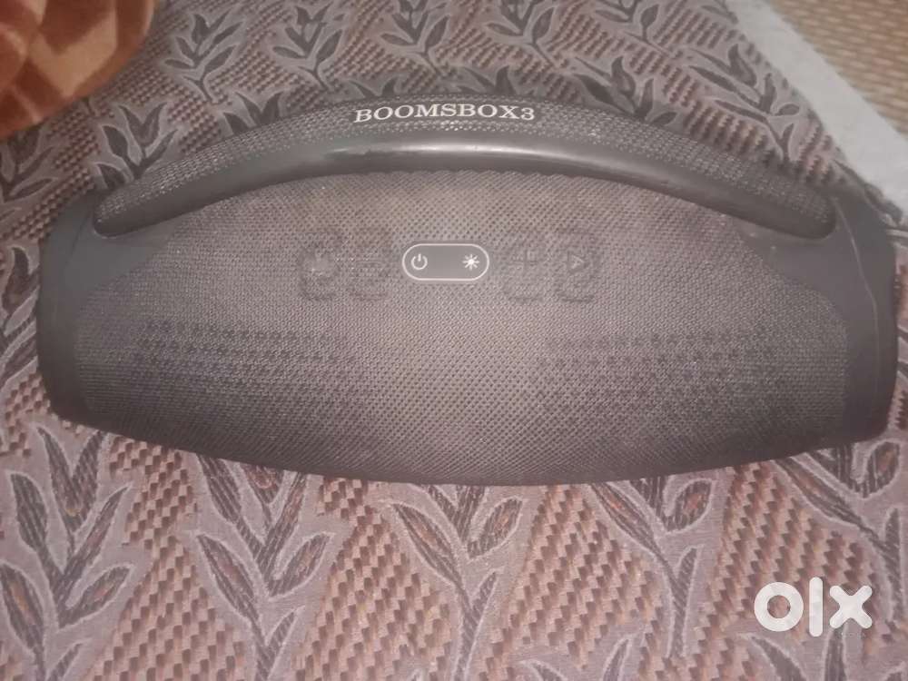 Boombox3 bass speaker new condition 6 month old money problems