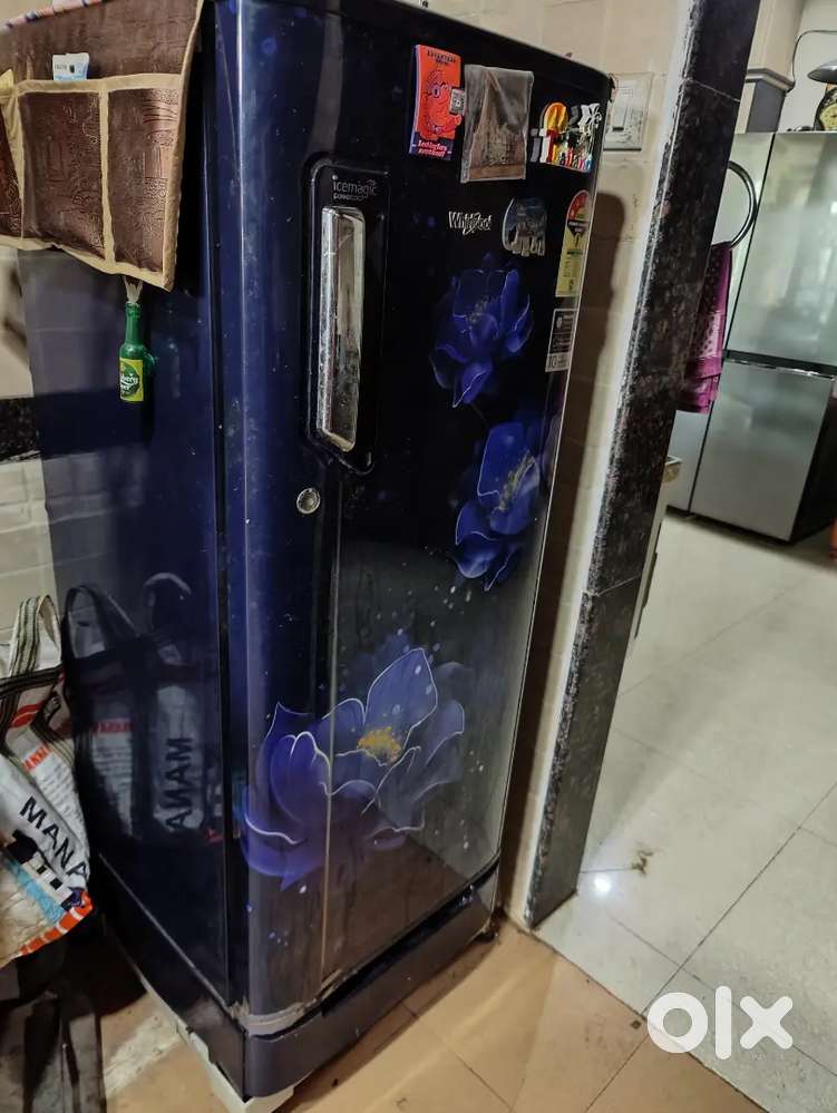 Brand New condition whirlpool ice magic Fridge of 4 yrs