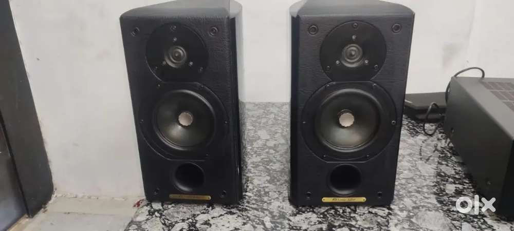 Sonus faber  book shelf for sale