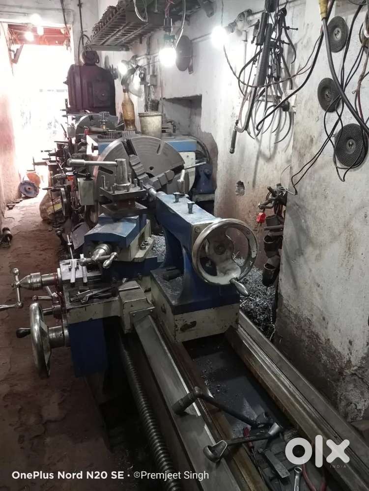 मुझे लेथ मशीन ऑपरेटर और मिलिंग मशीन ऑपरेटर की आवश्यकता है