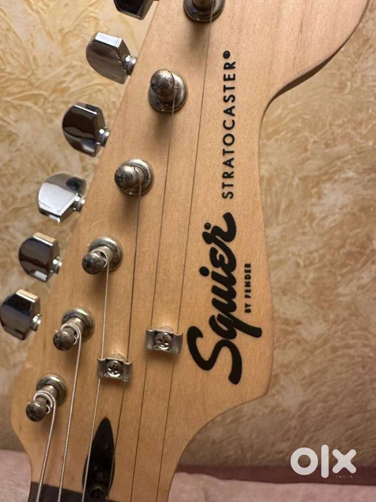 Fender White Electric Guitar for Sale – Excellent Sound & Look