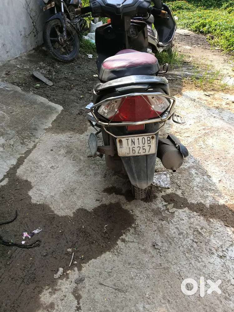 Single room with kitchen suitable for small family or bachelor