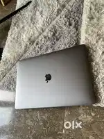 Macbook Pro 15 2019 touchbar model (Intel i7) 16gb 256gb